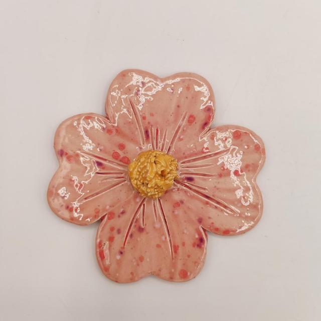 Tasse à expresso rouge moucheté intérieur rose moucheté