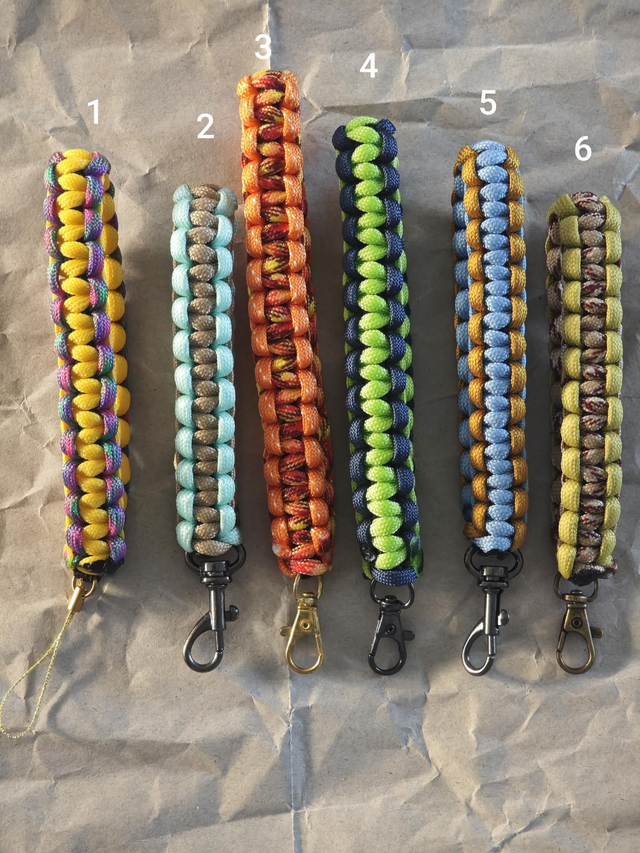 Poignée (petite ou moyenne) en paracorde 