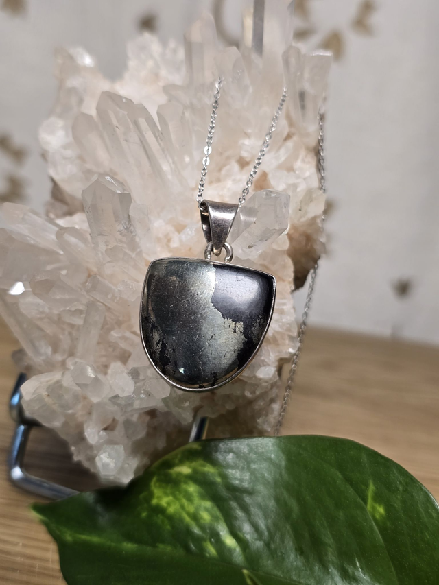 Pendentif Pyrite sur Magnétite, argent 925 (Qualité AA)