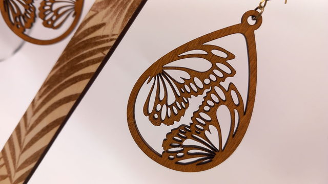 Boucles d'oreille en bois "papillon"