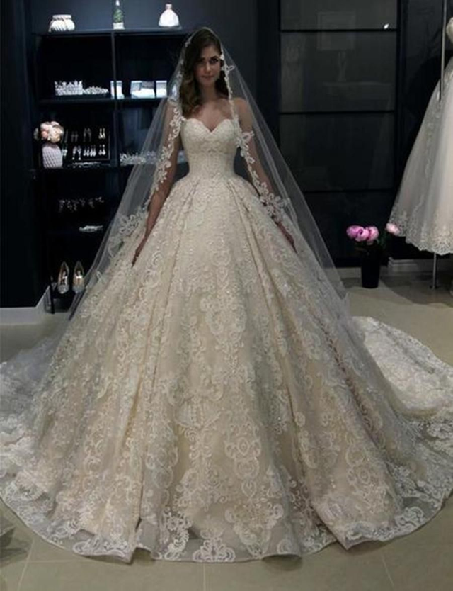 Robe de Mariée Princesse Dentelle Col Coeur / Réf : RMP04