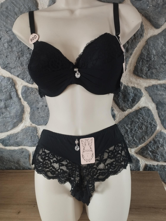 Ensemble bonnet D noir avec armatures et rembourrage