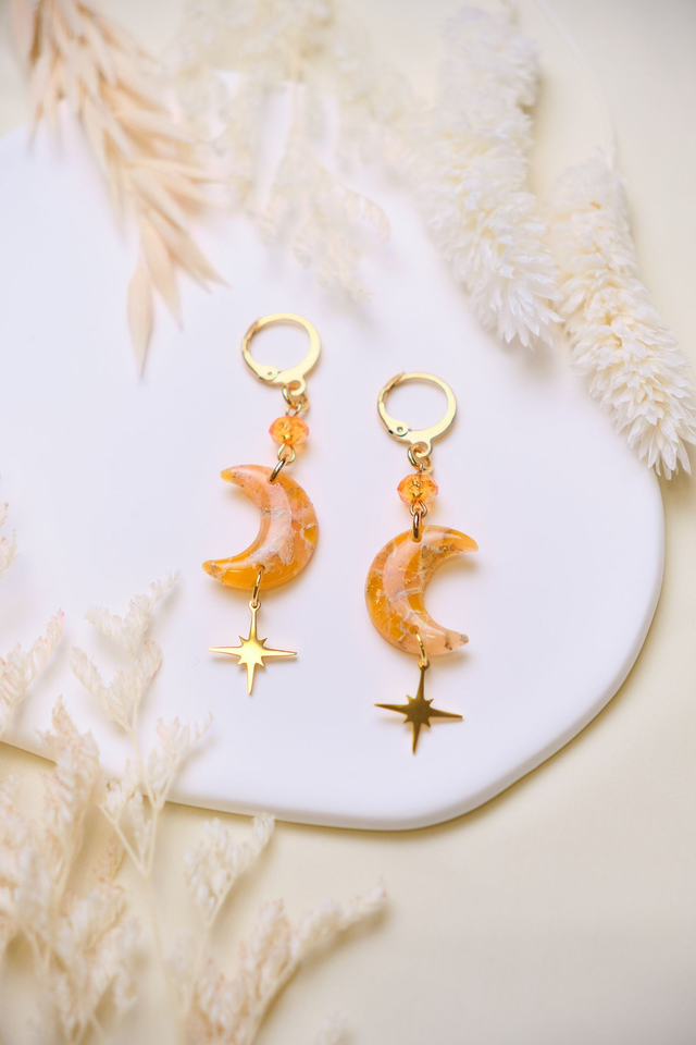 Pendientes de lunas naranja mármol