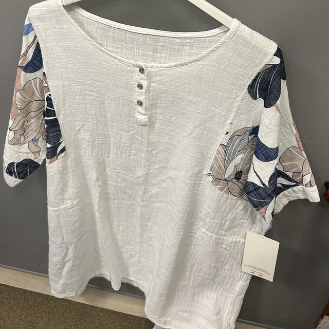 LMF - White Linen Top with Floral Pattern to Sleeves - Free Size - 1919