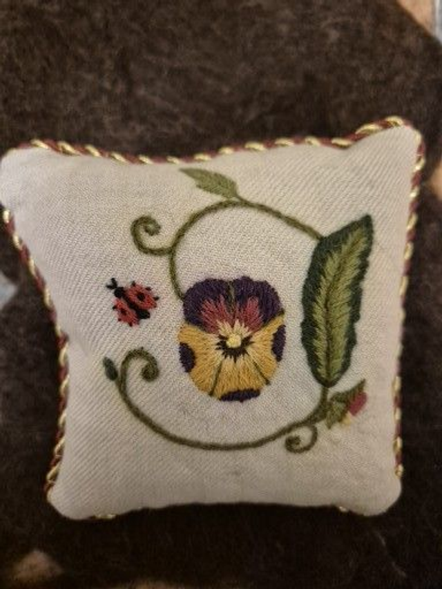 Crewelwork Pincushion workshop at Tecstiliau, Bethel  LL55 1AX