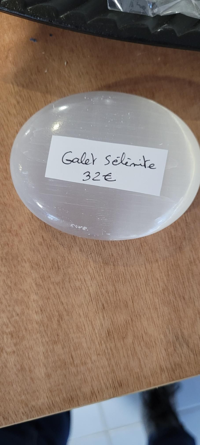 Sélénite galet