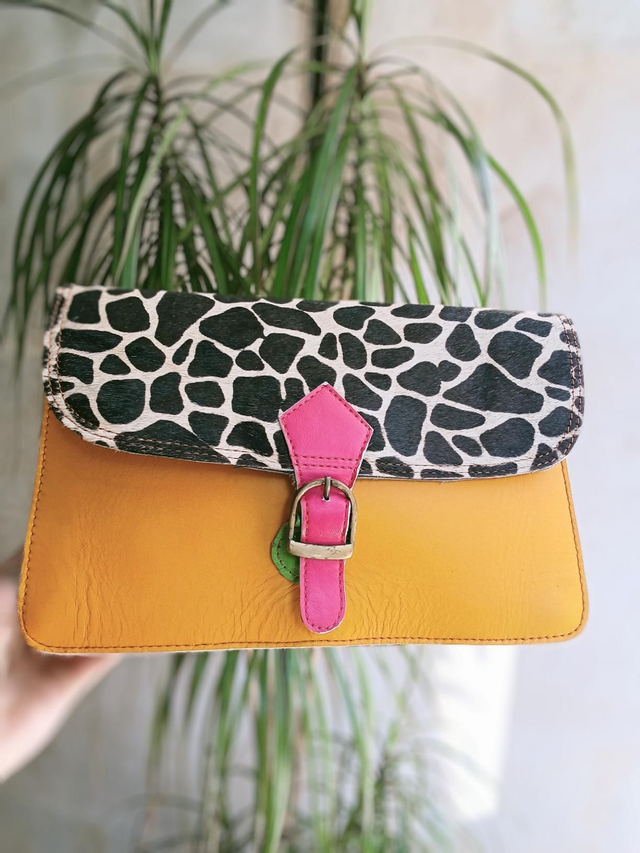 Mala em pele colorida 