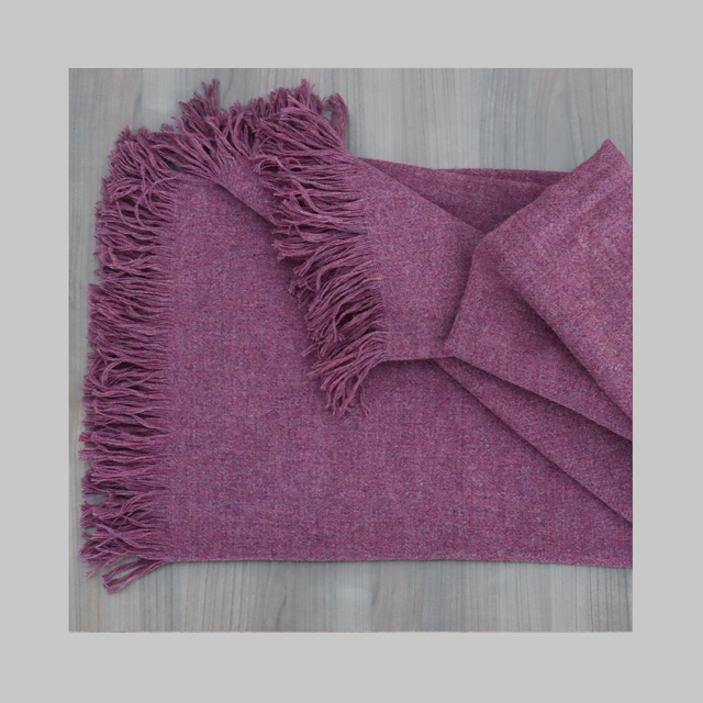 DUFY plaid in 100% lana shetland con frange su due lati CM.145X180 col. glicine