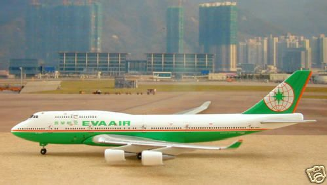 EVA Air B747-45E (NC) (B-16401), 1:400 lim. 499