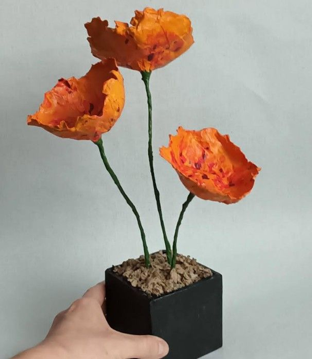 TRIO DE FLEURS ORANGEES , fait main, papier mâché, fleurs éternelle, à offrir ou pour sa décoration