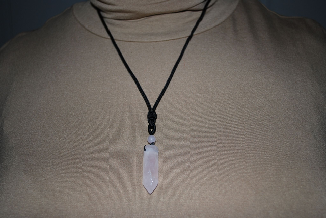 Collier en quartz rose pointe