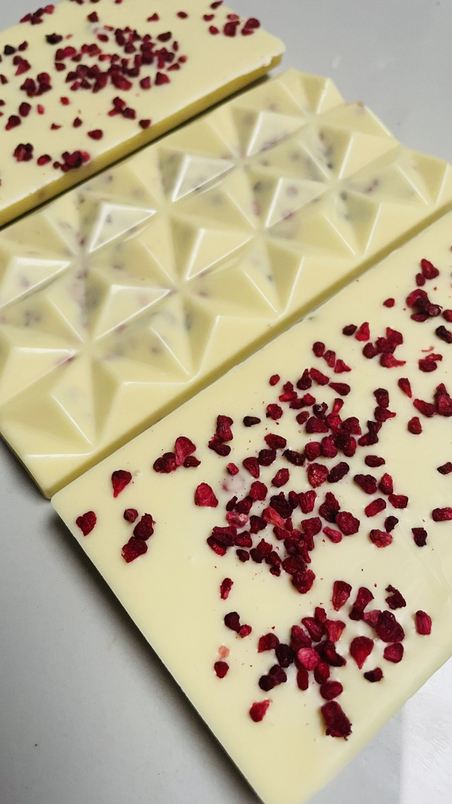 White Chocolate &amp; Raspberry Bar