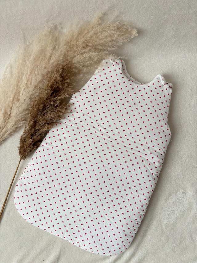 Gigoteuse en gaz de coton cœur rouge 