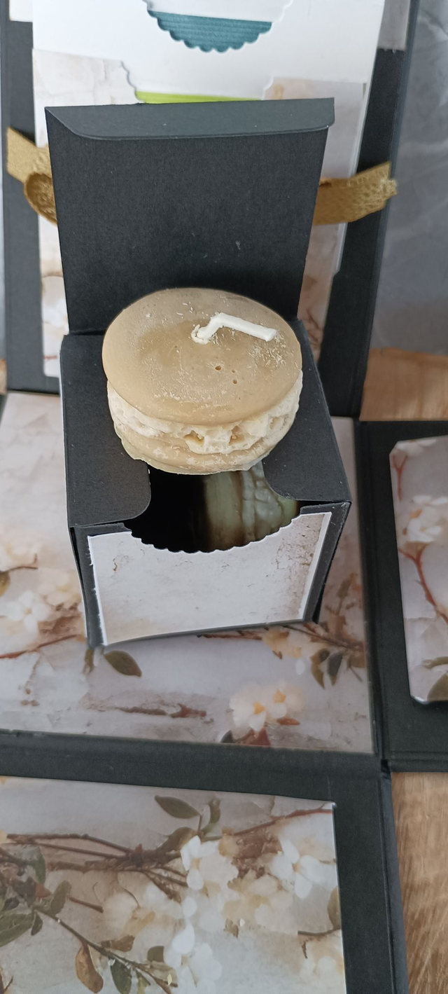 Calendrier de l'Avent fait main - Boîte à Explosion Thés & Infusions Les Deux Marmottes (24 Jours)