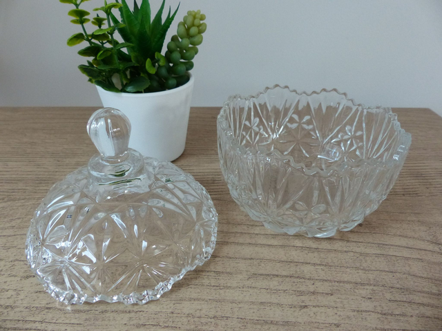 Petite Bonbonnière Romantique Transparente en Verre Ciselée, Boite en Verre avec Couvercle Décoration Chambre Salon