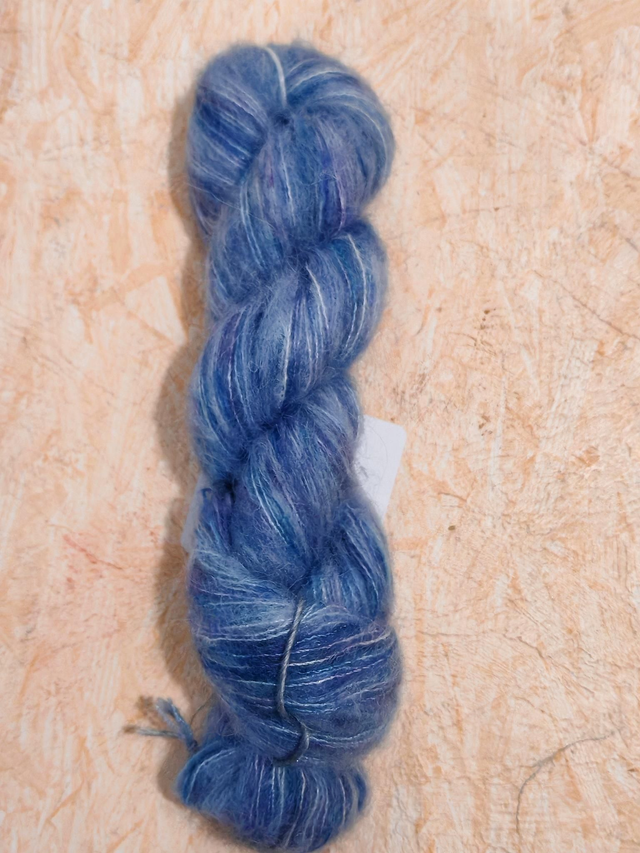 SURI Reflets sur un lac gelé