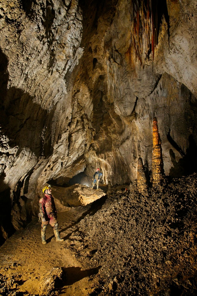 Cueva-Cubío de la Reñada, Sistema de Vega Sur by Sam Davis Photographer