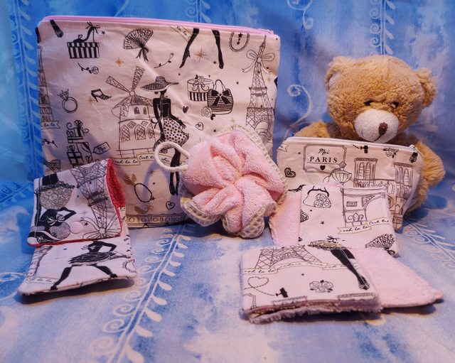 Ensemble trousse de toilette motif Paris