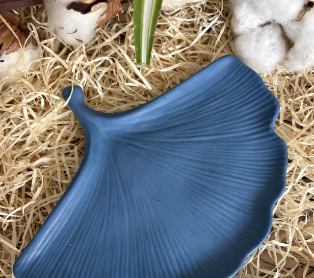 Plateau Ginkgo en jesmonite : Bleu nuit 