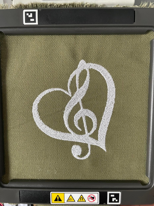 fichier broderie clef de sol - Cadre 10x10 / 12 Formats