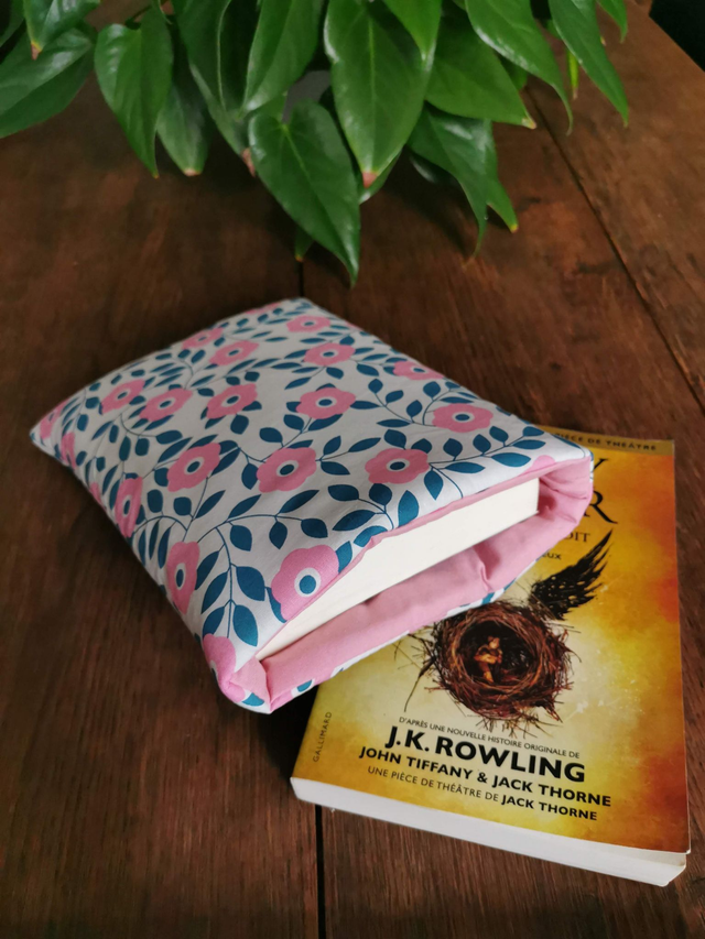 🌸 Pochette à livre - Champ de roses