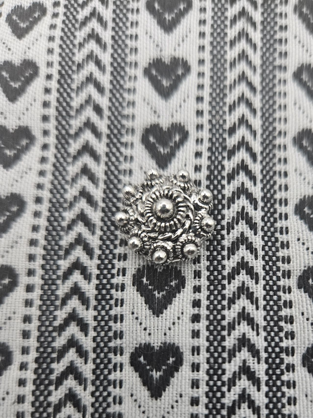 sierpin - decolletéknopje - Zeeuws klein