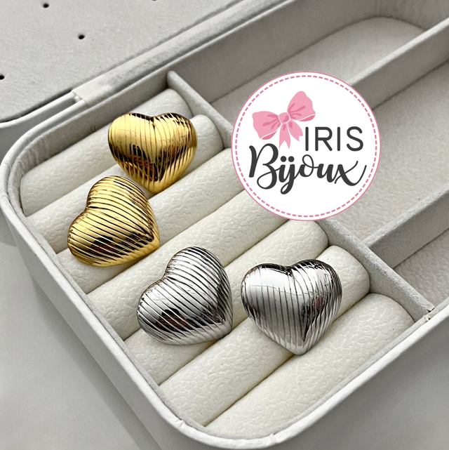 Orecchini cuori bombati rigati 