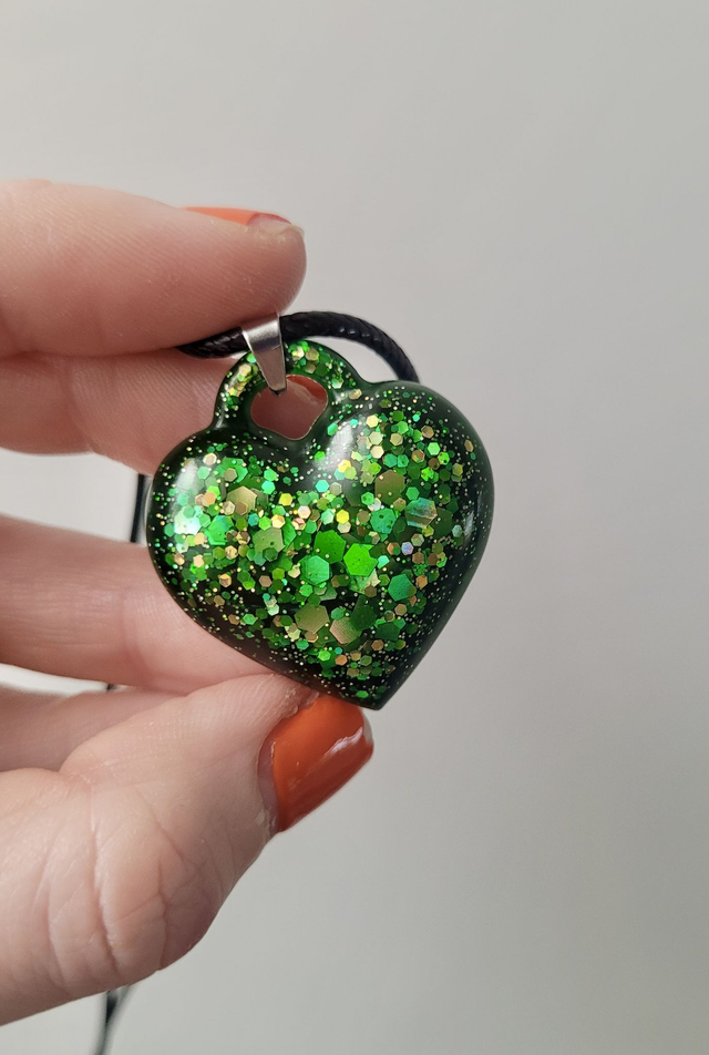 Green Glitter Resin Heart Necklace – Chunky Statement Pendant on Black Cord with Extender Chain