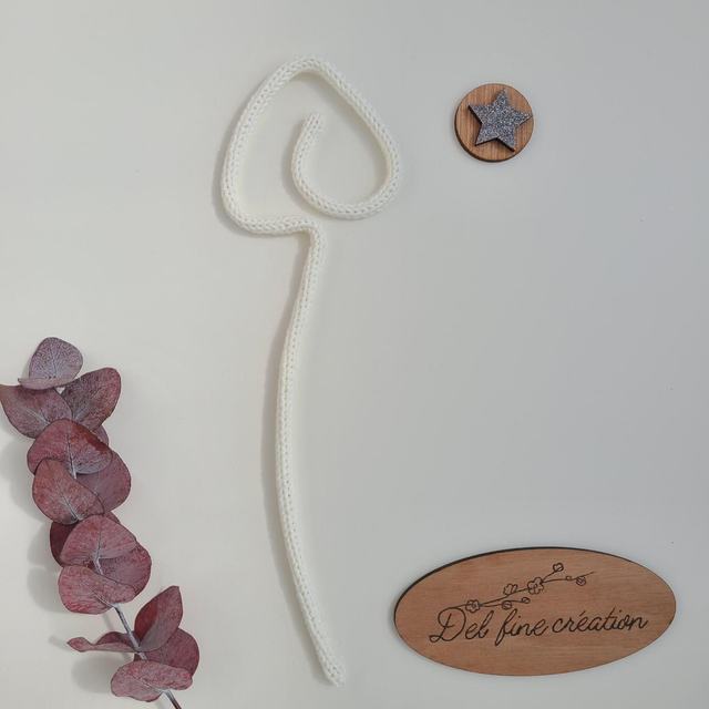 Feuille en tricotin blanche 