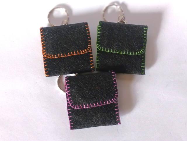 Llavero 3 en Raya Negro