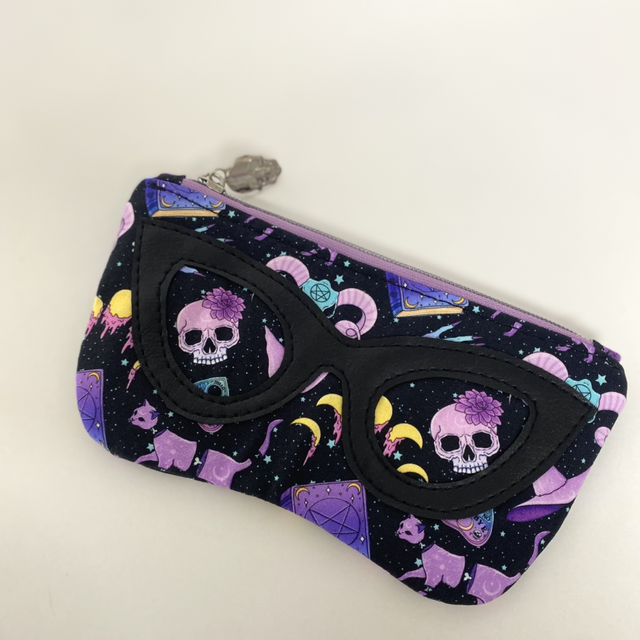 Witches Hour Glasses Case 