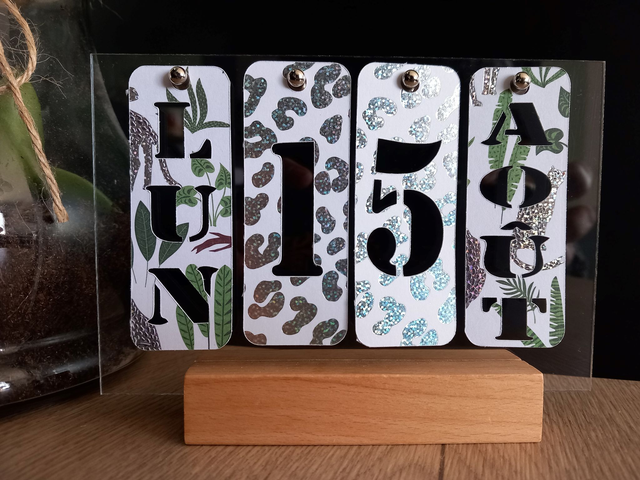 Calendrier perpétuel transparent