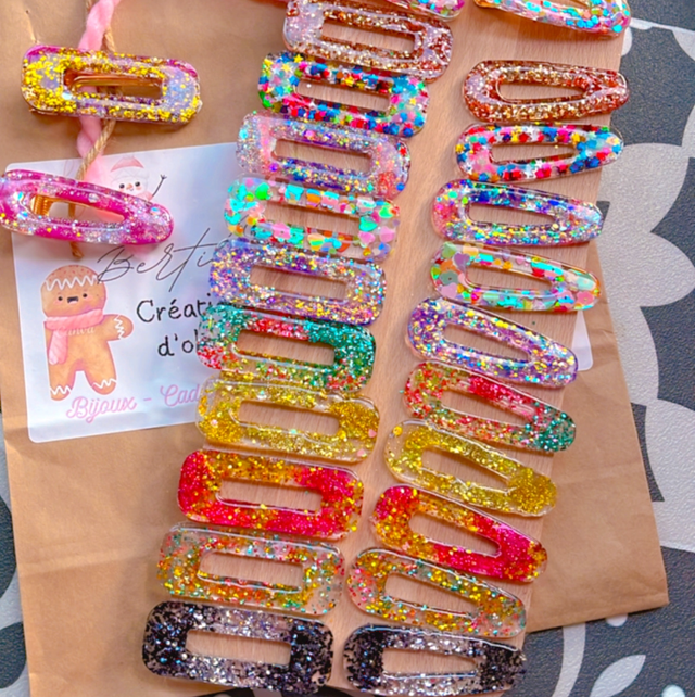 Barrette en résine paillettes 