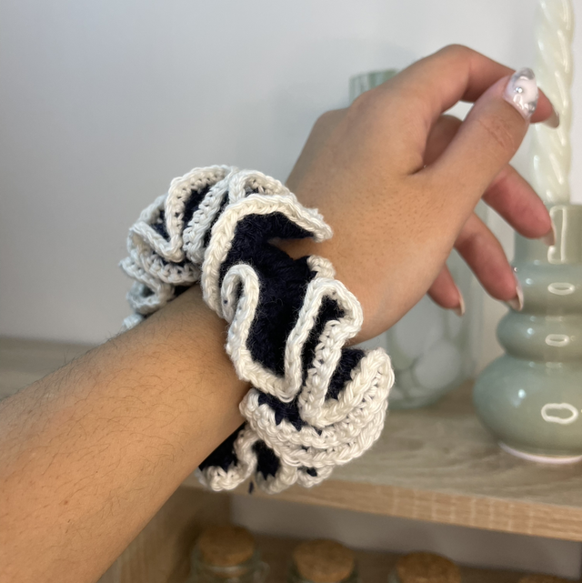 Chouchou au Crochet marine & écru