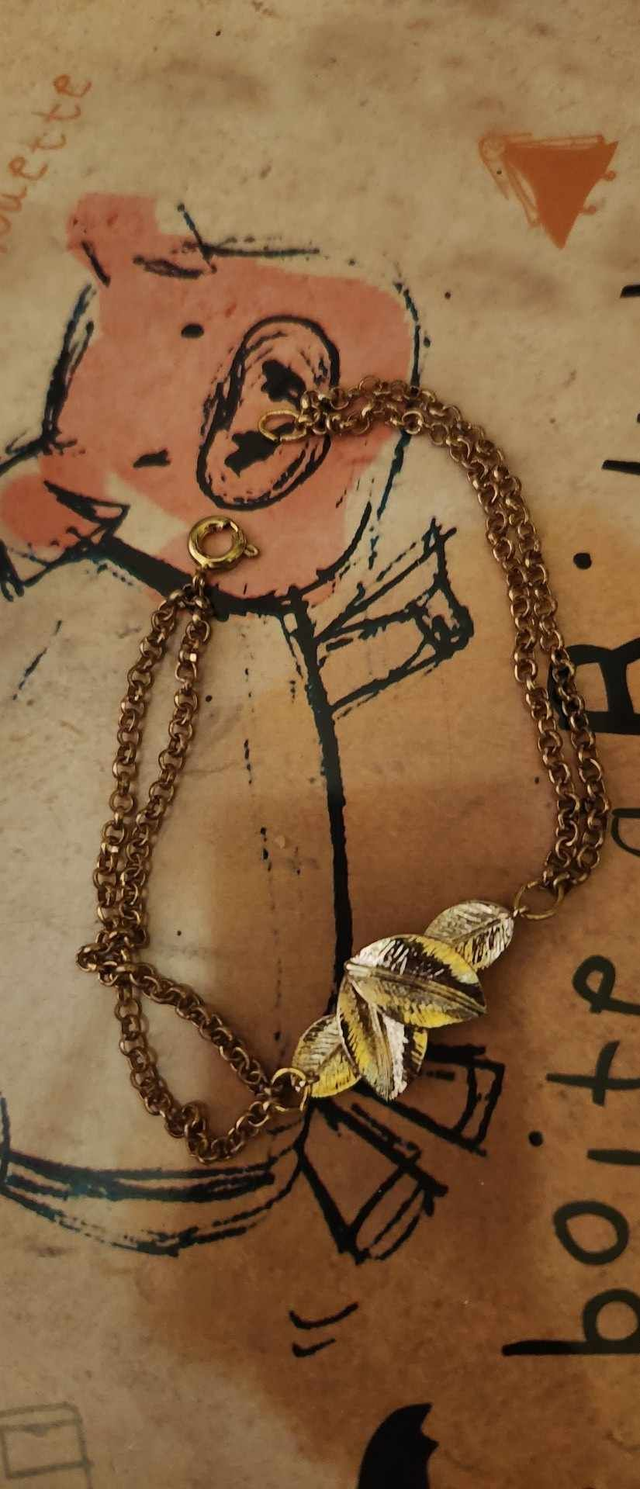 Bracelet  3 Feuilles d&#039; or articulées by MoustickatCie