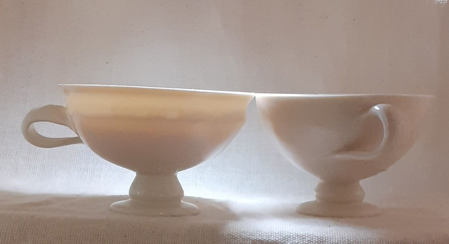 Petites tasses à café ou liqueur, porcelaine translucide