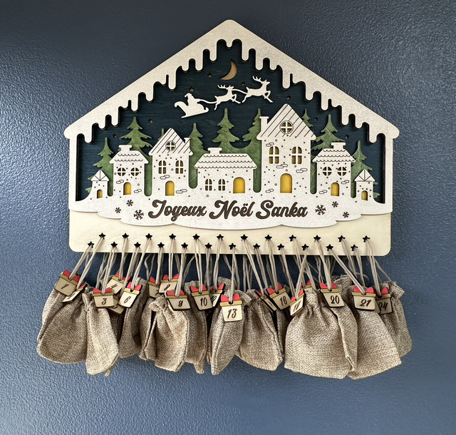 🎄✨ Calendrier de l’Avent personnalisé – avec prénom gravé et sacs numérotés 🎁
