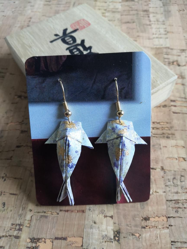 Kawaii Kois Silbrig-Gold