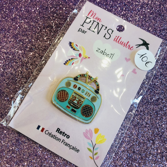 Pin&#039;s &quot;radio&quot; retro