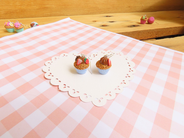 🧁Boucles d'oreilles - Cupcakes chantilly chocolat fraise