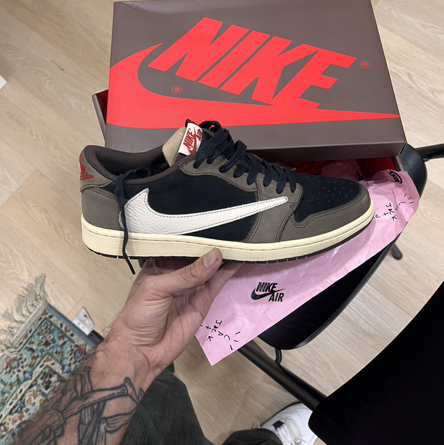 Travis Scott X Jordan dark mocha size 44 condizioni 9/10