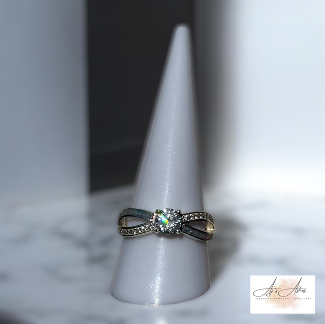 Criss cross solitaire ring