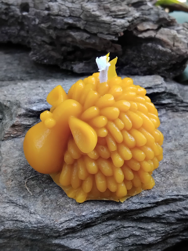 Beránek - svíčka ze včelího vosku