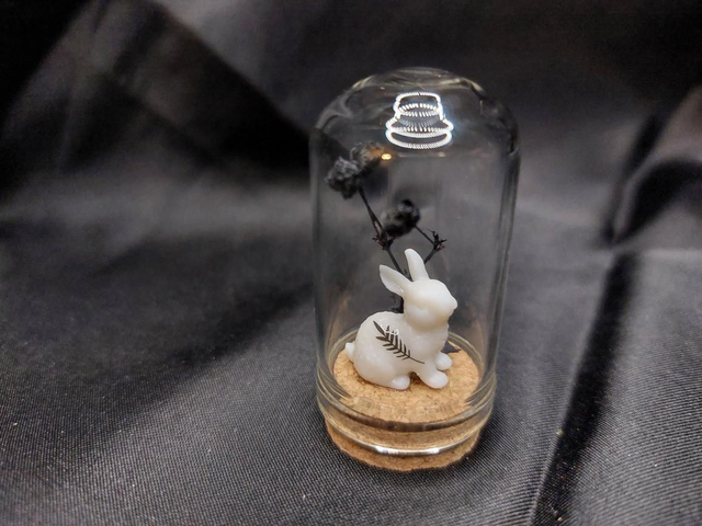 Mini-cloche lapin noir et blanc