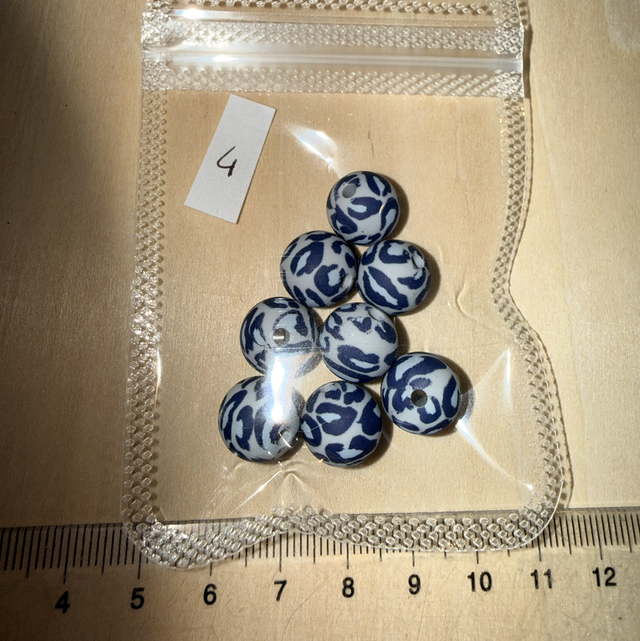 8 Perles 12 mm imprimés modèle 4