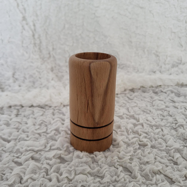 Pot à crayon en bois