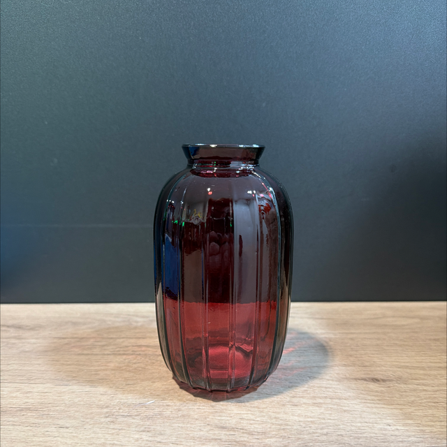 Vase bordeaux transparent 