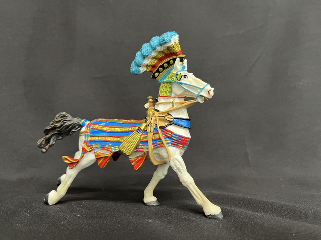 Figurine cheval de spectacle