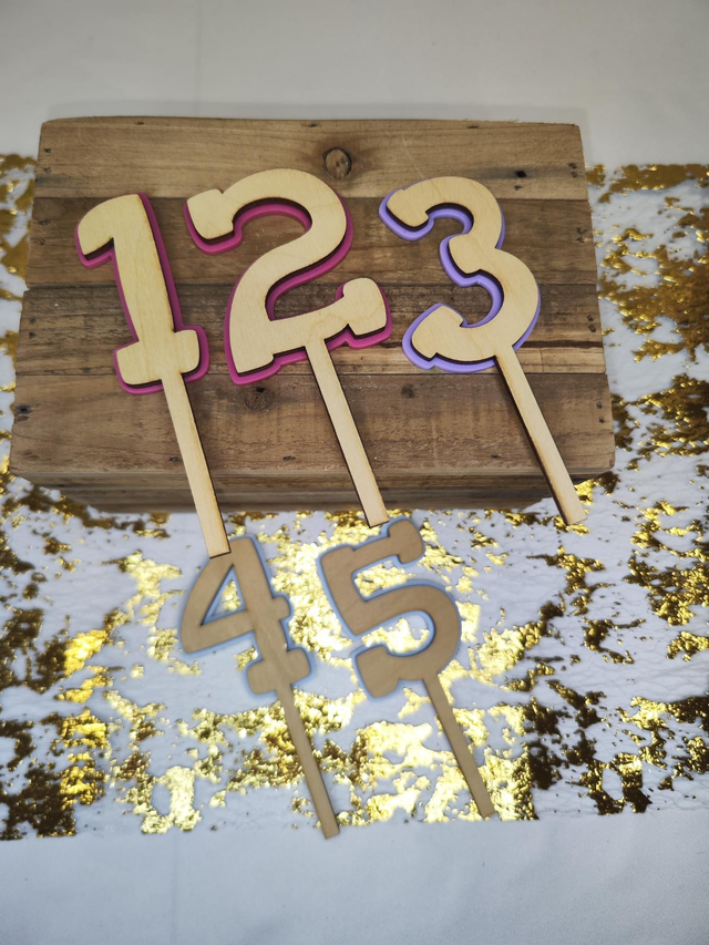 Topper chiffre bois + acrylique 