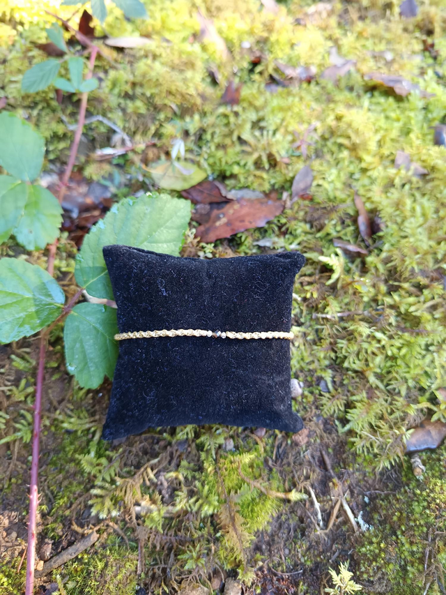 Bracelet marron avec perle obsidienne doré 